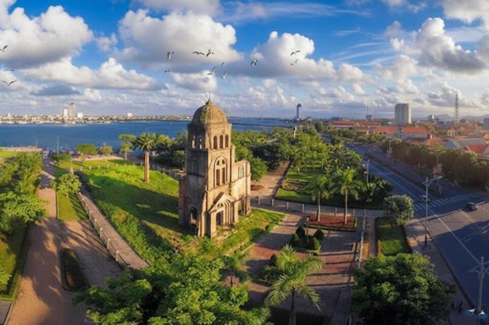 Nh&agrave; thờ Tam T&ograve;a